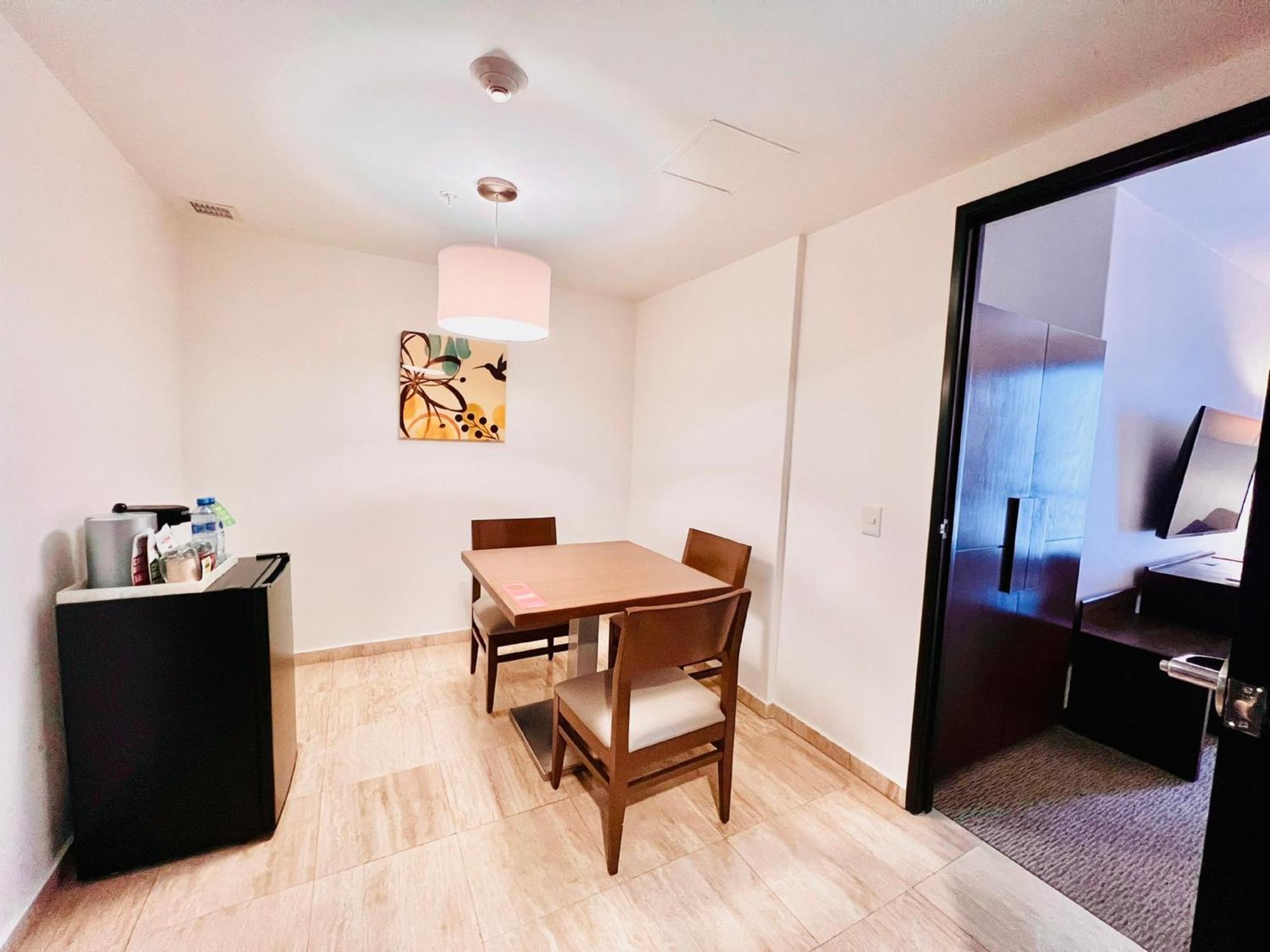 Holiday Inn Guadalajara Patria-Universidad By Ihg Сапопан Экстерьер фото