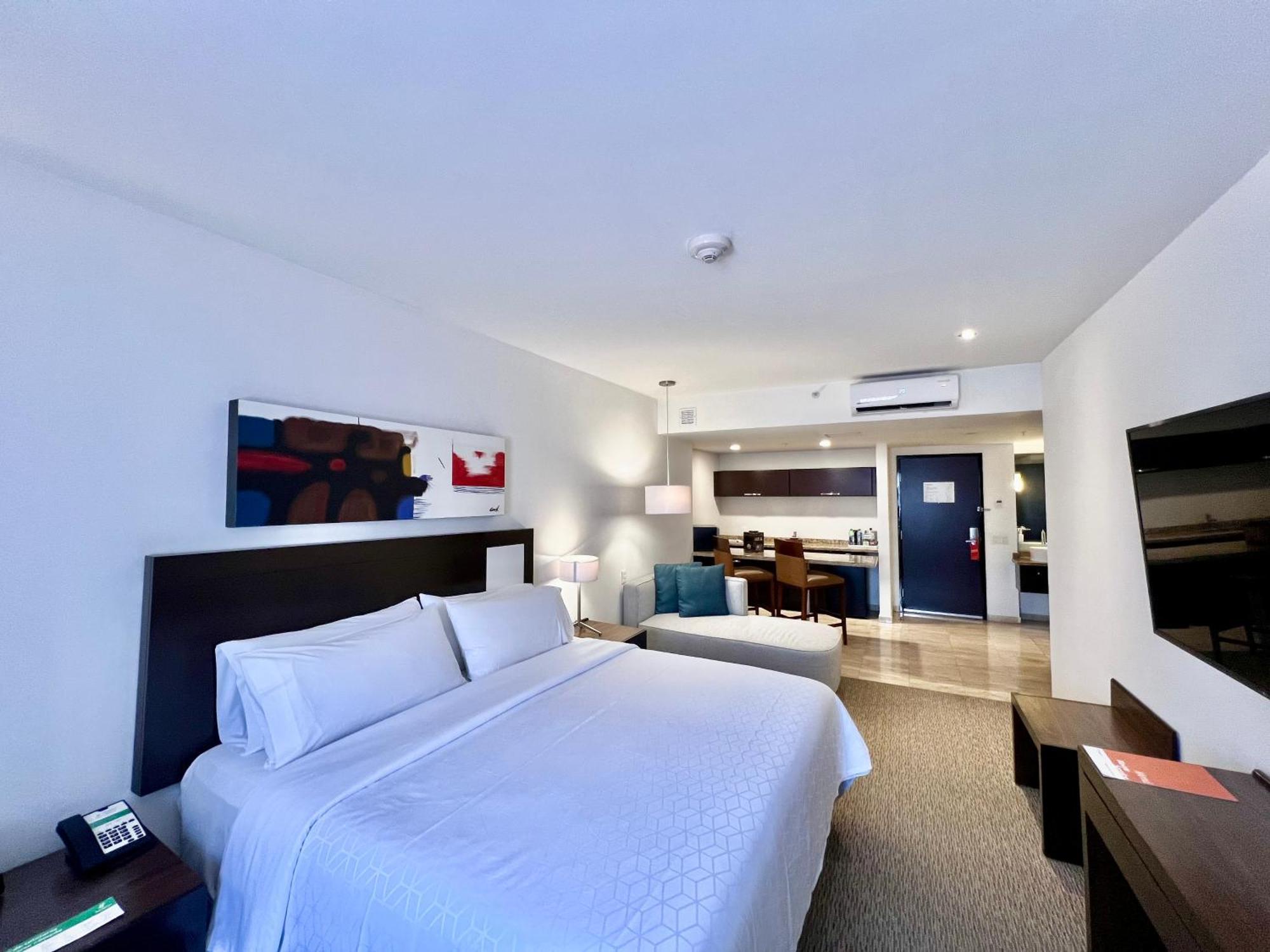 Holiday Inn Guadalajara Patria-Universidad By Ihg Сапопан Экстерьер фото